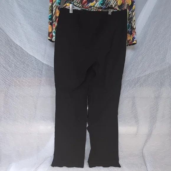 Peck & Peck Graphic Blue and Orange 3/4 Sleeve Blouse And Black crops - Picture 7 of 7